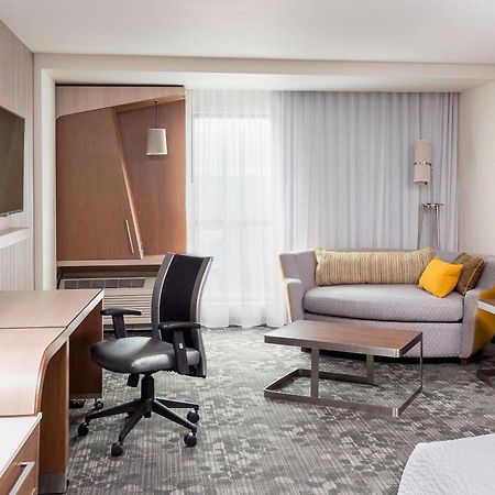 Готель Courtyard By Marriott Bismarck North Екстер'єр фото