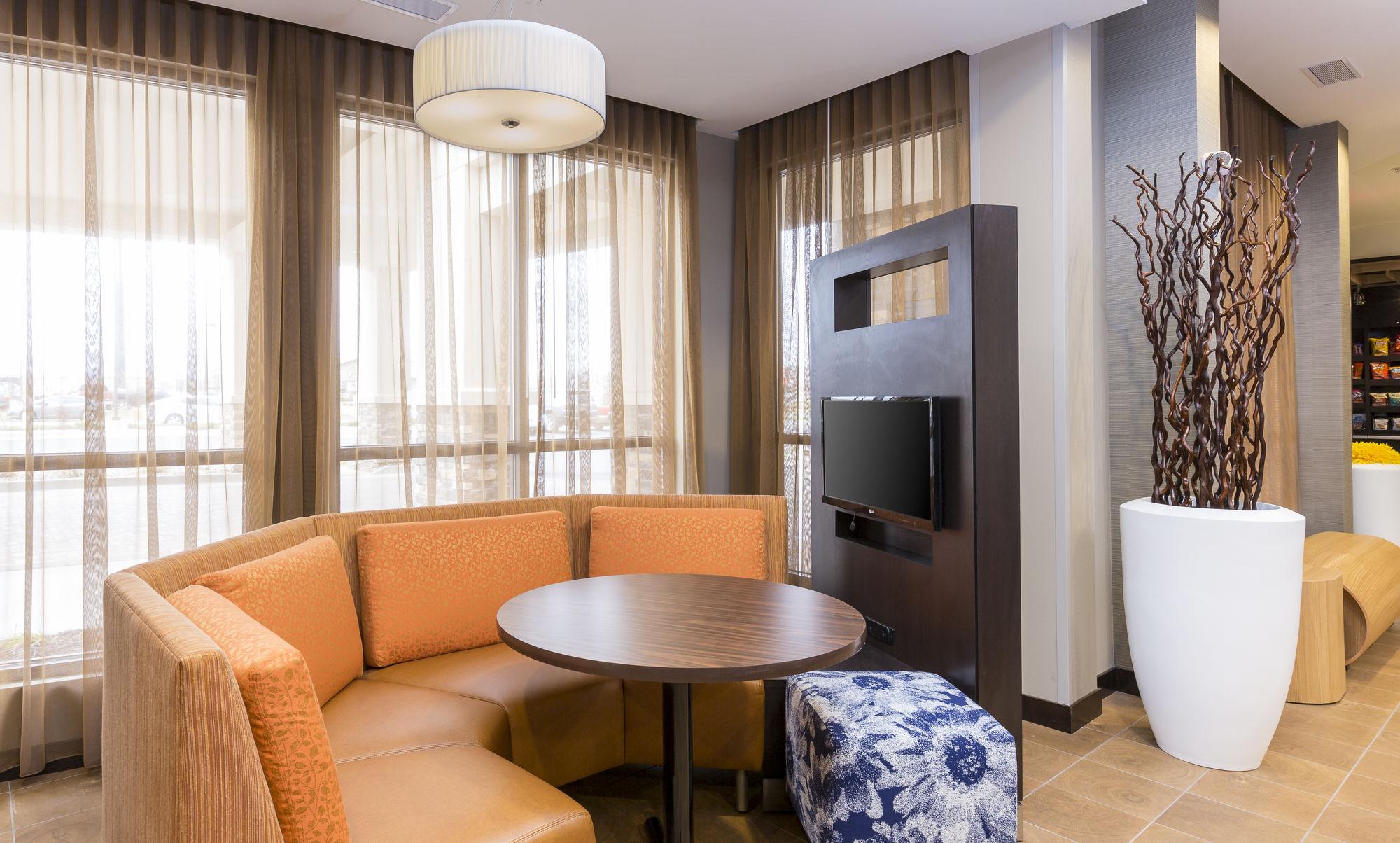 Готель Courtyard By Marriott Bismarck North Екстер'єр фото
