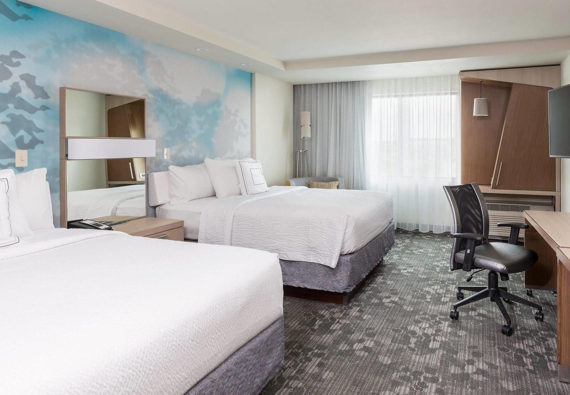 Готель Courtyard By Marriott Bismarck North Екстер'єр фото