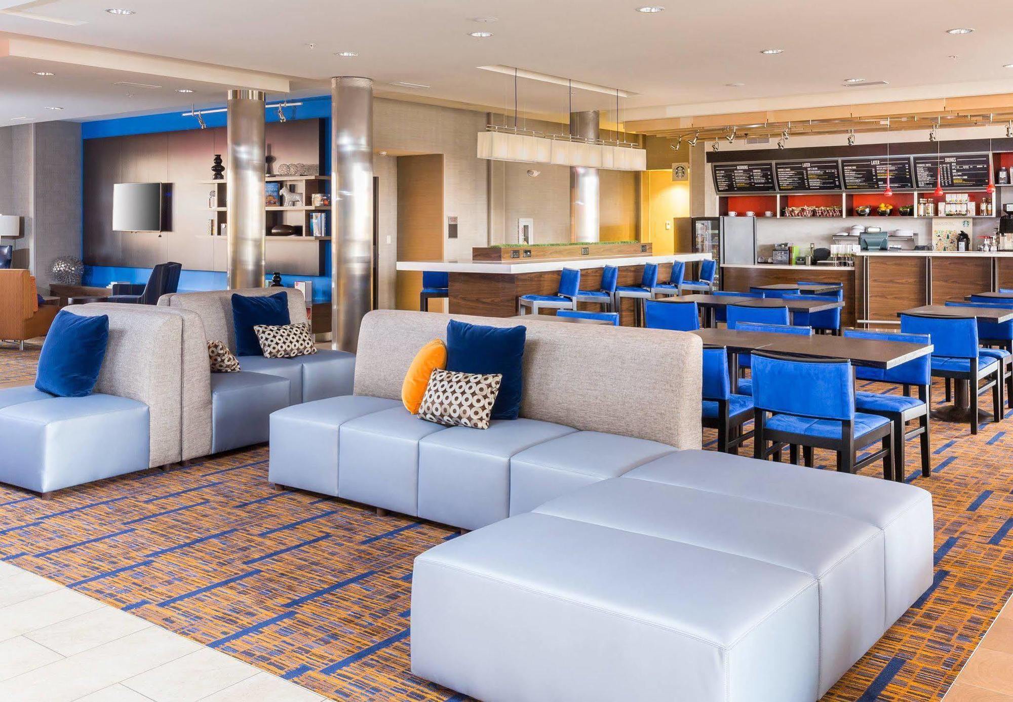 Готель Courtyard By Marriott Bismarck North Екстер'єр фото